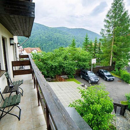 ホテル Casa Traian シナヤ エクステリア 写真