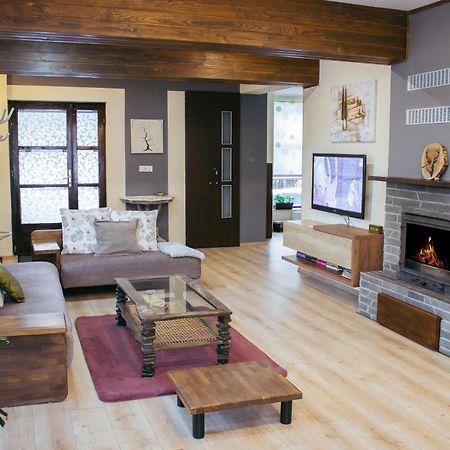 ホテル Casa Traian シナヤ エクステリア 写真